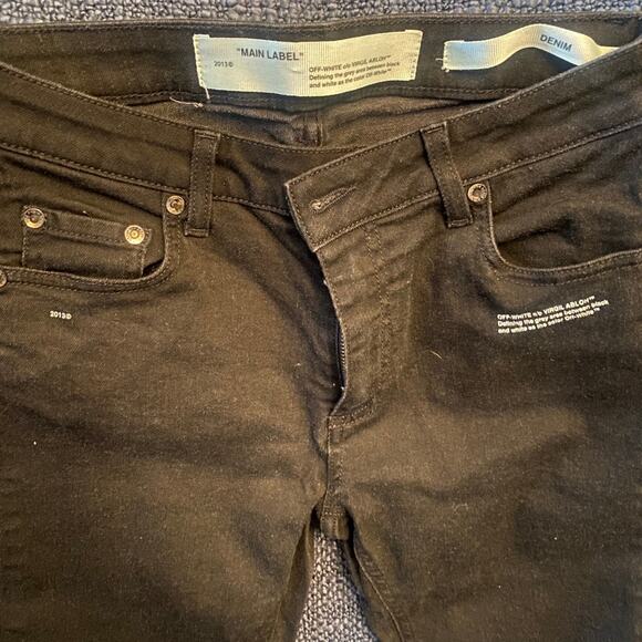 Jeans - Picture 3 of 4